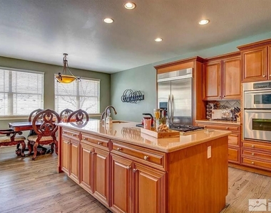 5710 Prairie Dunes Ct - Photo Thumbnail 12