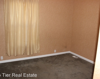 5237 Sand Hill Dr - Photo Thumbnail 24