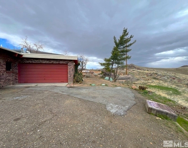 5455 Silver Hills Cir - Photo Thumbnail 4