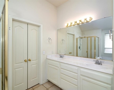 1621 Oak Brook Lane - Photo Thumbnail 20