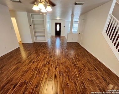 855 Quitman Oak - Photo Thumbnail 9