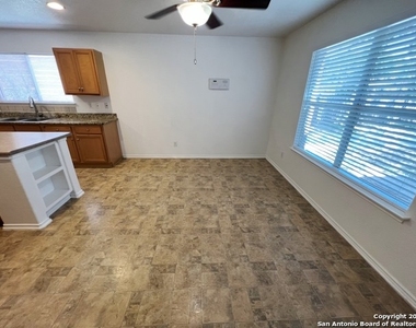 855 Quitman Oak - Photo Thumbnail 10