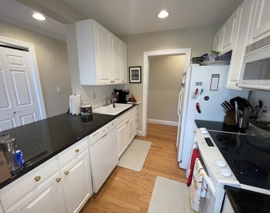 73 Chelsea St - Photo Thumbnail 12