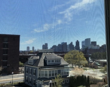 73 Chelsea St - Photo Thumbnail 5