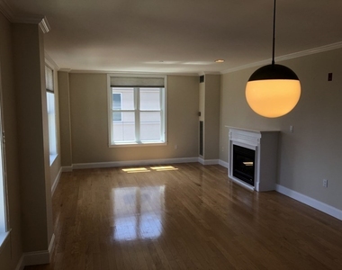 73 Chelsea St - Photo Thumbnail 2
