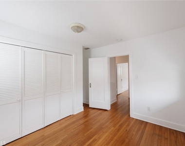 3415 Manhattan Avenue - Photo Thumbnail 19