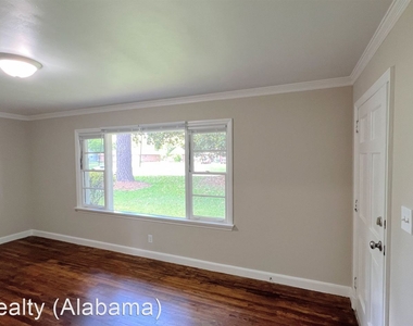 3018 Pelzer Avenue - Photo Thumbnail 7