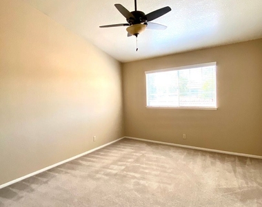 8147 N Cedar Ave #210 - Photo Thumbnail 14