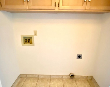 8147 N Cedar Ave #210 - Photo Thumbnail 10