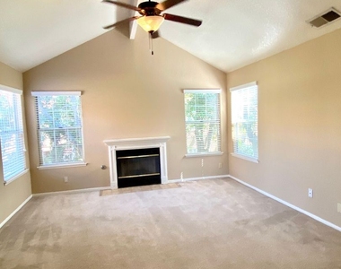 8147 N Cedar Ave #210 - Photo Thumbnail 1