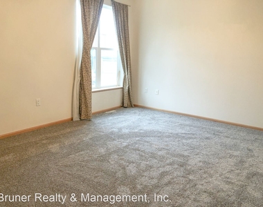 3126 Dorchester, Unit 2 - Photo Thumbnail 8