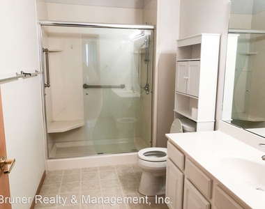 3126 Dorchester, Unit 2 - Photo Thumbnail 5