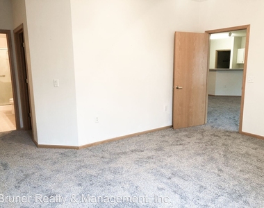 3126 Dorchester, Unit 2 - Photo Thumbnail 19