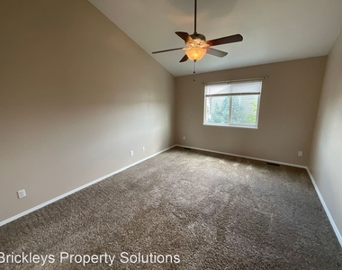 2579 Weyburn Way - Photo Thumbnail 23