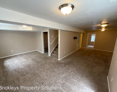 2579 Weyburn Way - Photo Thumbnail 37