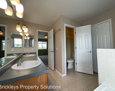 2579 Weyburn Way - Photo Thumbnail 27