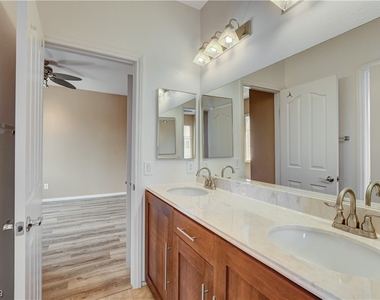 9884 Iris Valley Street - Photo Thumbnail 39