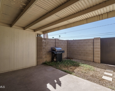 7025 E Wilshire Drive - Photo Thumbnail 13