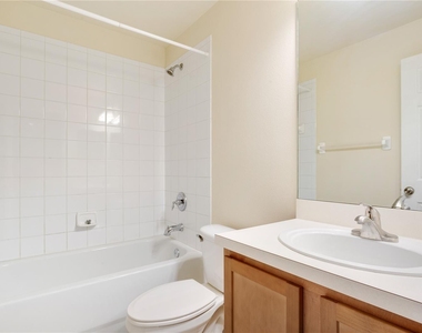 7517 N Dixon Avenue - Photo Thumbnail 12