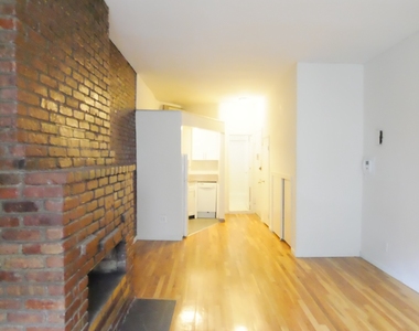425 East 77th Street - Photo Thumbnail 4