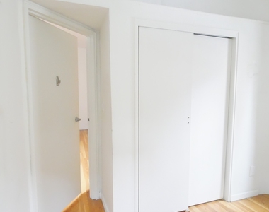 425 East 77th Street - Photo Thumbnail 11