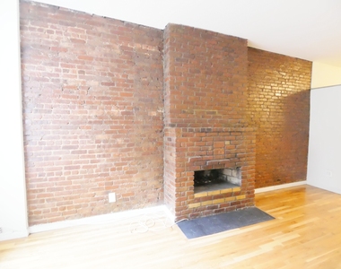 425 East 77th Street - Photo Thumbnail 1