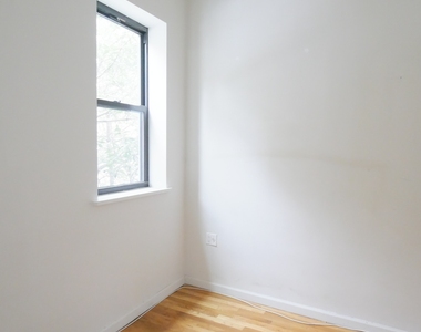 425 East 77th Street - Photo Thumbnail 10