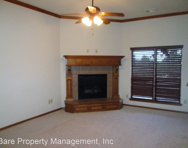 2901 Coach Court - Photo Thumbnail 3