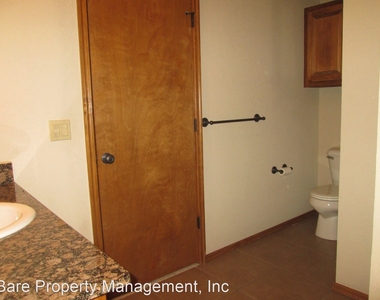 2901 Coach Court - Photo Thumbnail 16