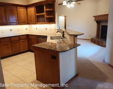 2901 Coach Court - Photo Thumbnail 4