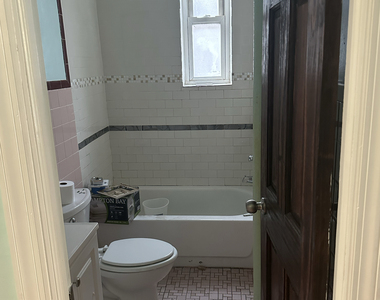 137 Sheridan Avenue - Photo Thumbnail 6
