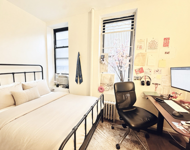 366 West 52nd Street - Photo Thumbnail 3