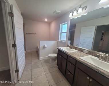 5296 Deltona Boulevard - Photo Thumbnail 12