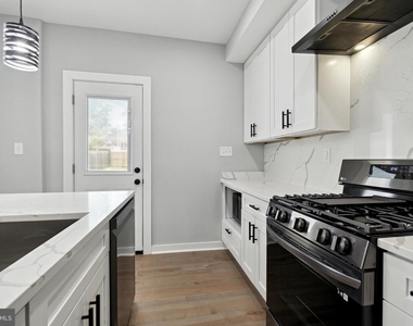 318 Gallatin St Nw #1 - Photo Thumbnail 11