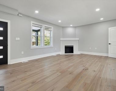 318 Gallatin St Nw #1 - Photo Thumbnail 3