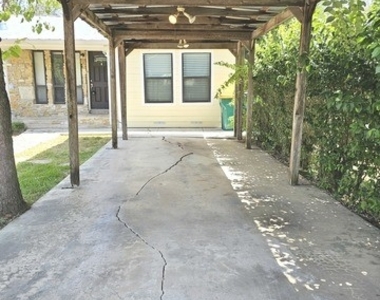 325 Hickman St - Photo Thumbnail 1