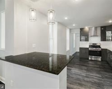 1511 Reed Street - Photo Thumbnail 8