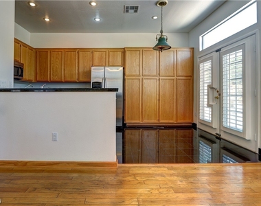 10300 Summer River Avenue - Photo Thumbnail 7