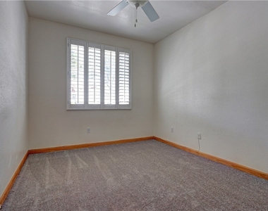 10300 Summer River Avenue - Photo Thumbnail 16