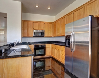 10300 Summer River Avenue - Photo Thumbnail 8