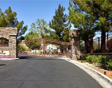 10300 Summer River Avenue - Photo Thumbnail 25