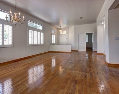 10300 Summer River Avenue - Photo Thumbnail 4