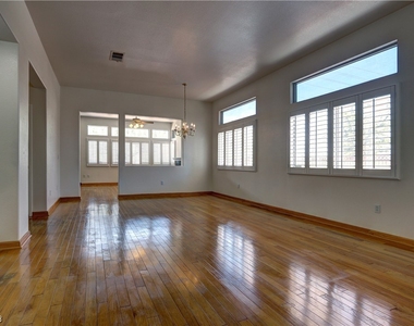 10300 Summer River Avenue - Photo Thumbnail 3