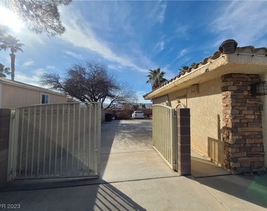 7060 W Patrick Lane - Photo Thumbnail 48