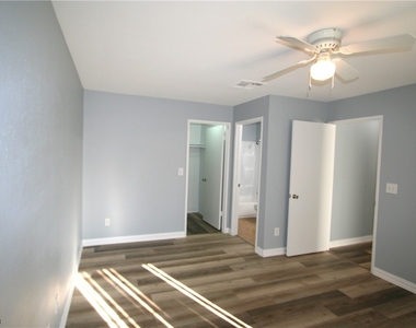 8600 W Charleston Boulevard - Photo Thumbnail 13