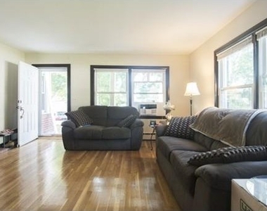 38 Arnold Ave - Photo Thumbnail 2