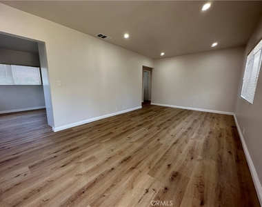 340 W Mountain View Avenue - Photo Thumbnail 5