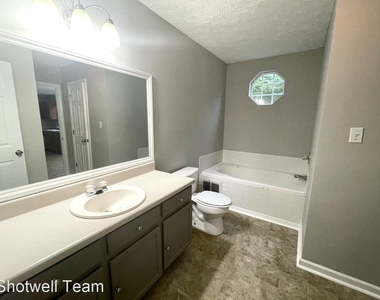 1629 Romulus Ln - Photo Thumbnail 8