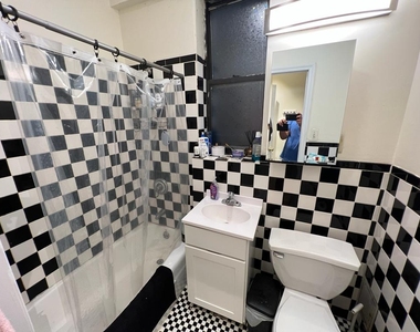 447 West 37th Street - Photo Thumbnail 12