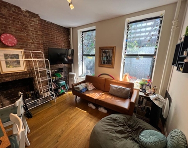 447 West 37th Street - Photo Thumbnail 1
